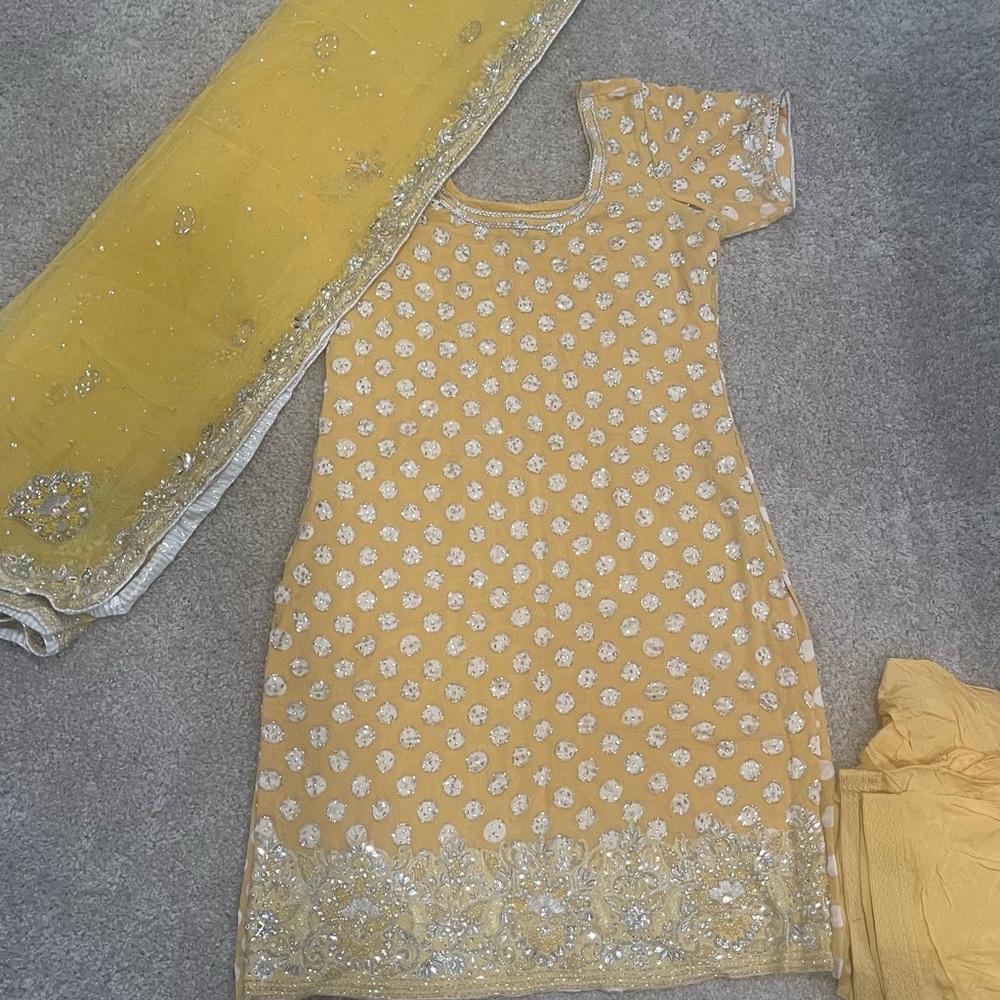 Indian salwar suit - great condition